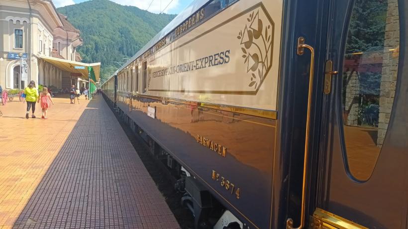 Orient Express, bijuteria regală care circulă în spațiu și timp