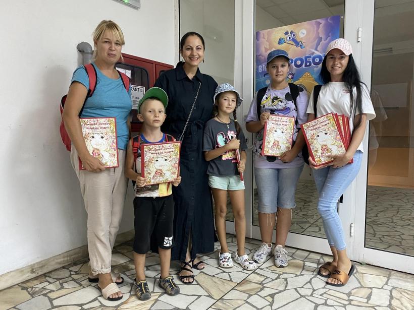 Peste 1.000 de spectatori, adulți și copii, s-au bucurat de cea de-a doua ediție  a ABIFF – Animation Bucharest International Film Festival, desfășurat în perioada 26-28 august cu proiecții speciale și simultane în 15 orașe din țară 18797709