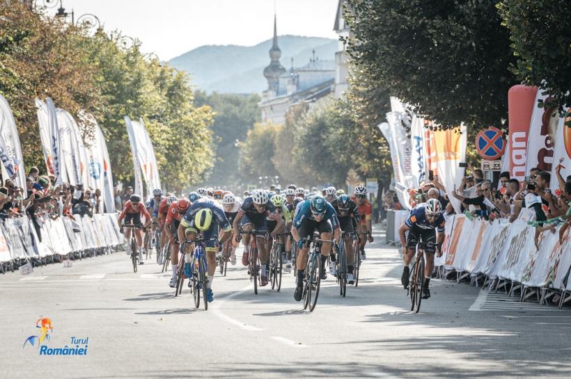 Mica Buclă a înghițit 600.000 de euro 18798883