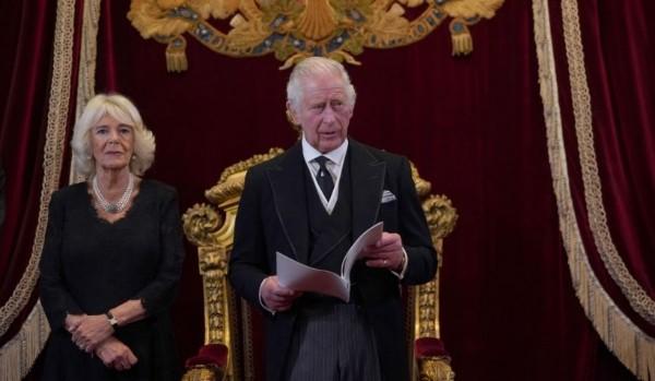 Regele Charles al III-lea și Regina consort primesc condoleanțe în Parlamentul scoțian