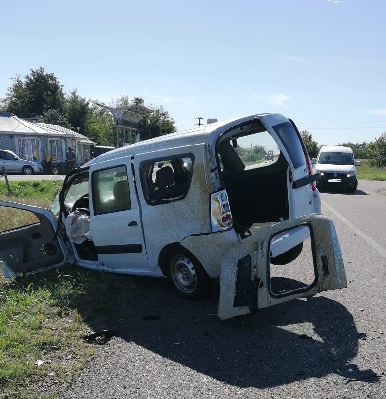 Tragedie în Buzău. Accident cu doi morți și un copil în stare gravă, după ce două mașini s-au ciocnit violent. A intervenit elicopterul SMURD