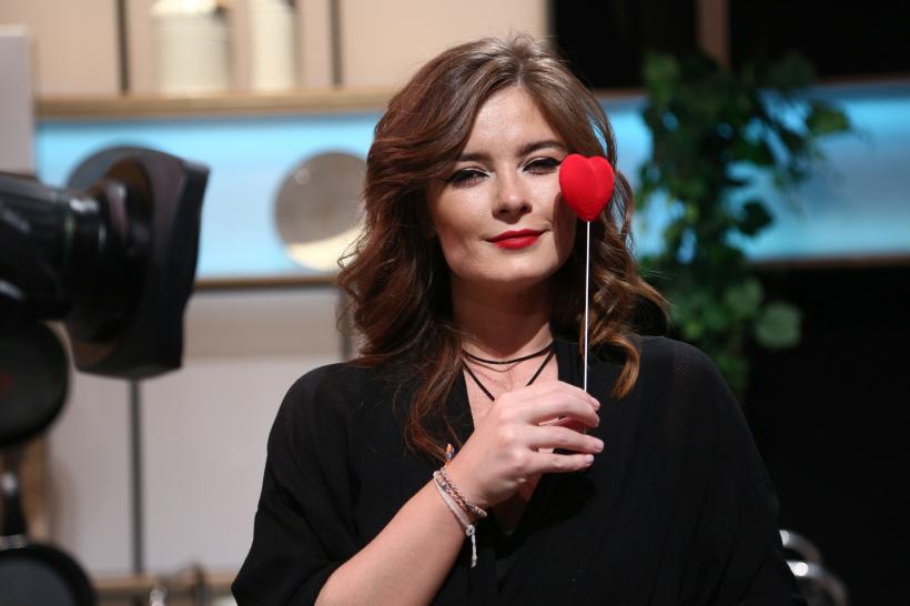 Cătălin Scărlătescu, luat la roast de iubita lui: „Cei din jur au spus că suntem o combinație cel puțin bizară” 18800246