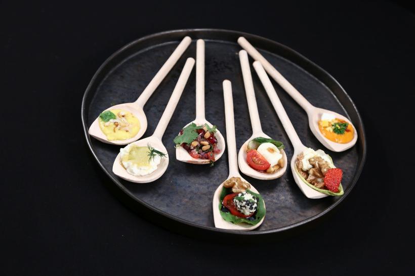 Cătălin Scărlătescu, luat la roast de iubita lui: „Cei din jur au spus că suntem o combinație cel puțin bizară” 18800254