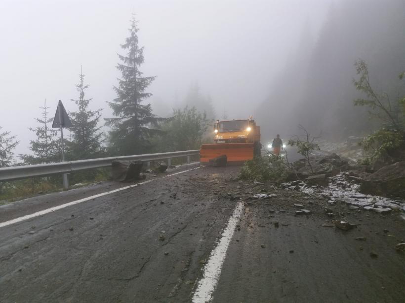 UPDATE Traficul rutier a revenit la normal pe Transfăgărășan. Zăpadă la Bâlea Lac 18800200