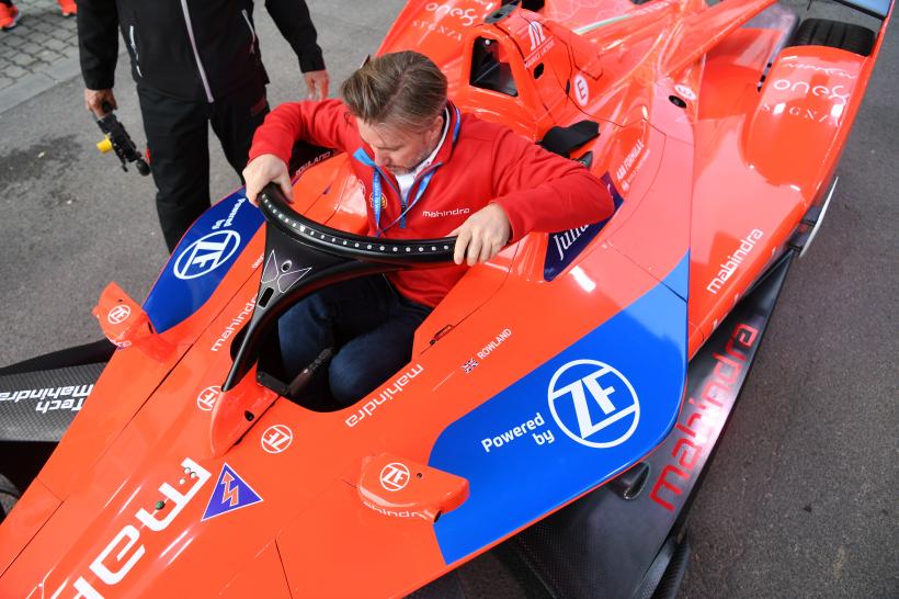La Timișoara a fost prezentat monopostul electric Mahindra Racing M8Electro 18800578