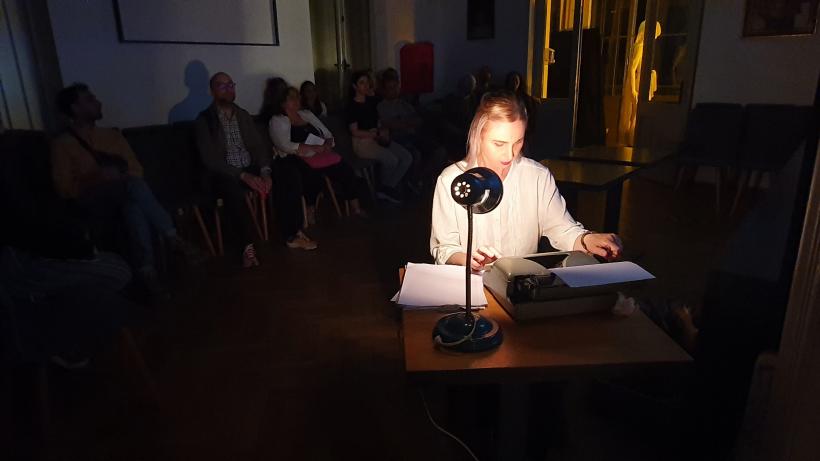 NO RA – Femininul norilor, spectacolul dedicat Norei Iuga, este reluat din această toamnă la Muzeul Național al Literaturii Române 18800595