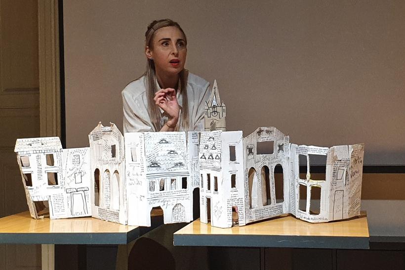 NO RA – Femininul norilor, spectacolul dedicat Norei Iuga, este reluat din această toamnă la Muzeul Național al Literaturii Române 18800596