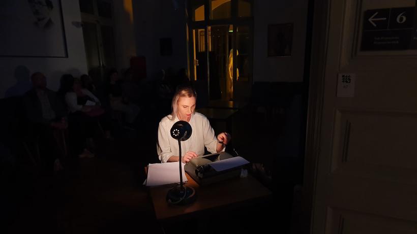 NO RA – Femininul norilor, spectacolul dedicat Norei Iuga, este reluat din această toamnă la Muzeul Național al Literaturii Române 18800597