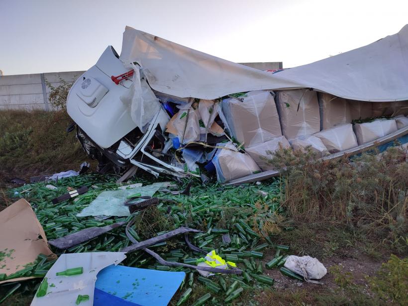 Șoferul unui TIR și-a pierdut viața pe A3, în Prahova 18800511