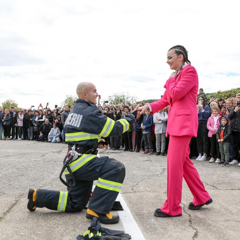 GALERIE FOTO Situație inedită la școala de pompieri. Pasul important făcut de mai mulți absolvenți 18800753