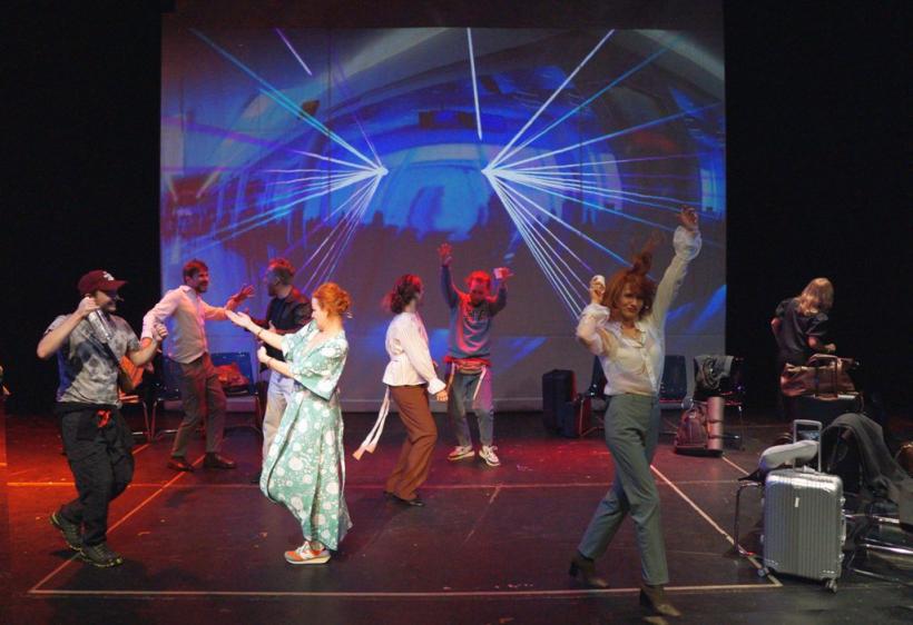 Premieră: #mickiewiczeminescu - coproducție Teatrul „Stefan Żeromski” din Kielce, Polonia, și Teatrul Național „Vasile Alecsandri” Iași 18801136