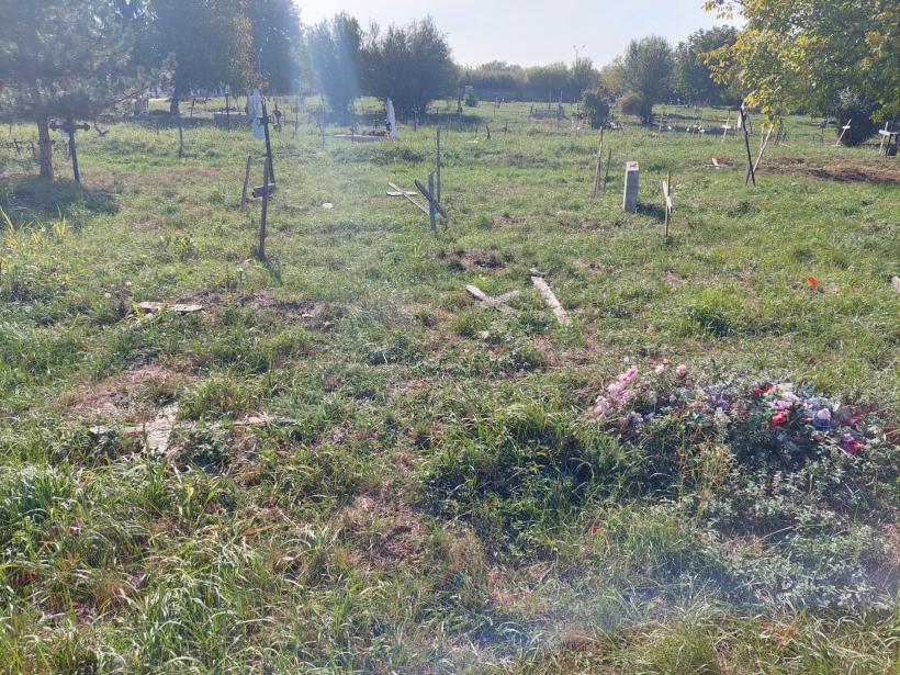 Cimitirul condamnaților la sărăcie pe viață și pe moarte 18801039