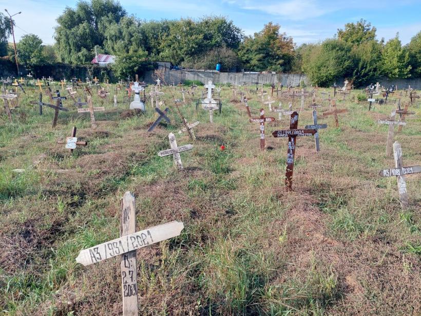 Cimitirul condamnaților la sărăcie pe viață și pe moarte 18801044
