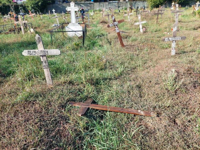 Cimitirul condamnaților la sărăcie pe viață și pe moarte 18801045