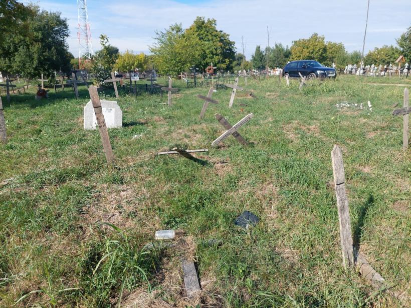 Cimitirul condamnaților la sărăcie pe viață și pe moarte 18801049