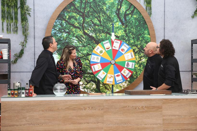 Aseară, la Chefi la cuțite: Martin Jordan, apariție de senzație  în rolul celebrului Chef Gordon Ramsay 18801269