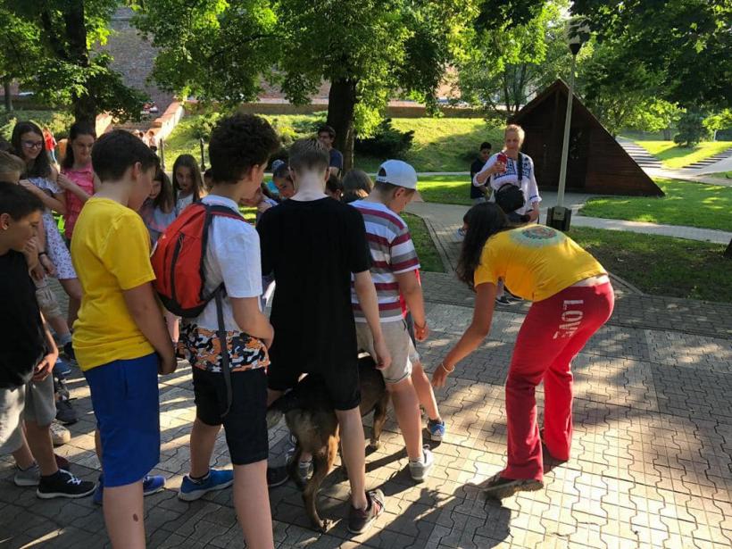 Oficial din Ucraina: Sute de copii ucraineni sunt blocați în taberele de vară din Rusia