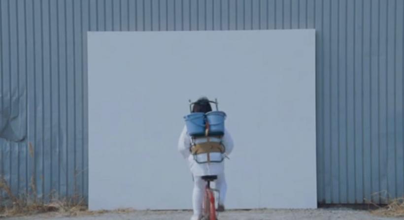 Peste 300 de fragmente din filme cu și despre artiști surprinse în LIVE, instalația de artă video a artistului Alex Manea 18801570