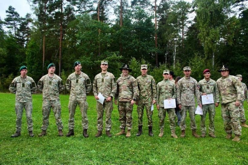 Militari români, certificați ca experți în infanterie de către armata americană 18801733