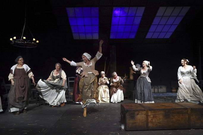 La TNB, luna octombrie aduce trei noi premiere 18802169