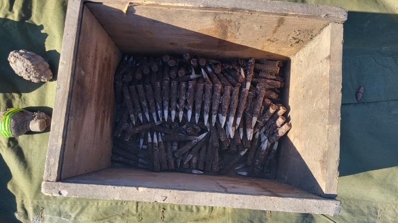 Misiune de distrugere a muniţiei rămase neexplodată din timpul celor două războaie mondiale 18802263