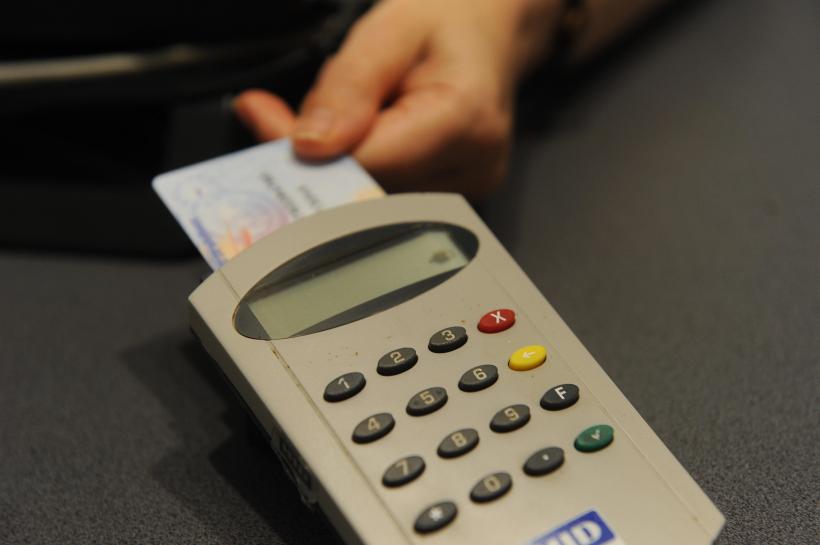 Sondaj: Două din trei IMM-uri acceptă plata cu cardul