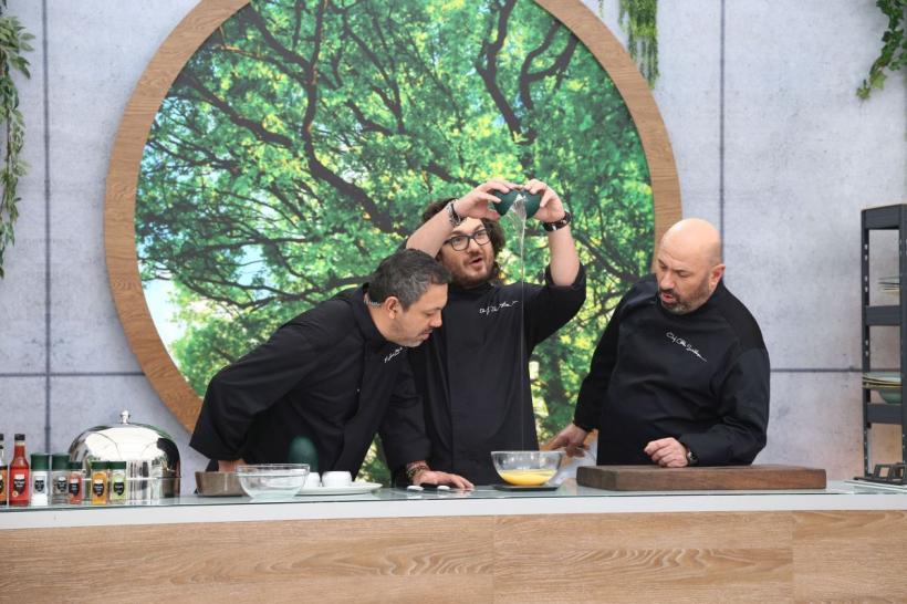 Chefi la cuțite, din nou lider de piață. Răsturnare de situație în ediția de ieri: Chef Scărlătescu a câștigat marele premiu al jocurilor din culise, adunând cele mai multe amulete 18802402
