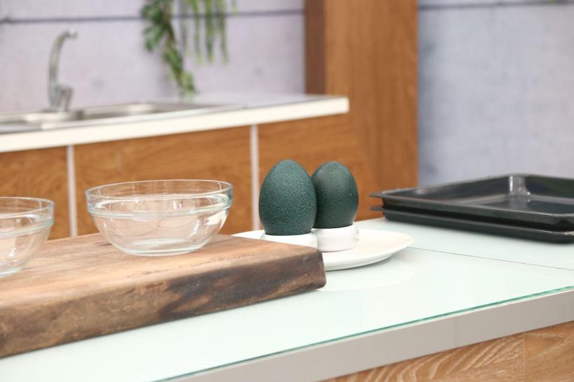 Chefi la cuțite, din nou lider de piață. Răsturnare de situație în ediția de ieri: Chef Scărlătescu a câștigat marele premiu al jocurilor din culise, adunând cele mai multe amulete 18802403