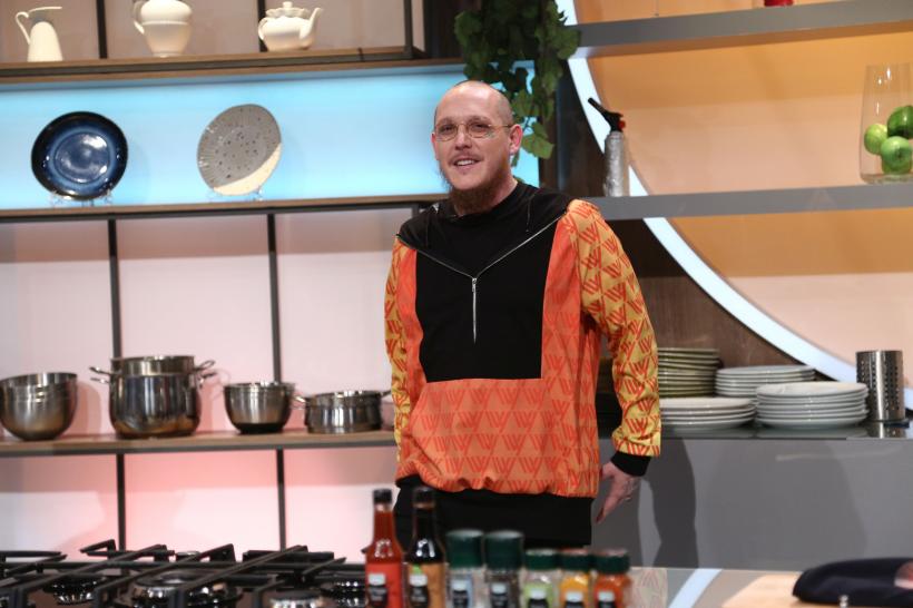 Chefi la cuțite, din nou lider de piață. Răsturnare de situație în ediția de ieri: Chef Scărlătescu a câștigat marele premiu al jocurilor din culise, adunând cele mai multe amulete 18802404