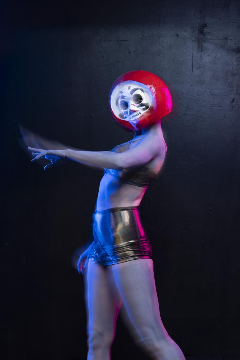 „KOMOREBI. Lumina care se filtrează printre copaci” poate fi vizionată la Teatrelli,  în cadrul seriei „Spectacole independente în premieră” 18802623