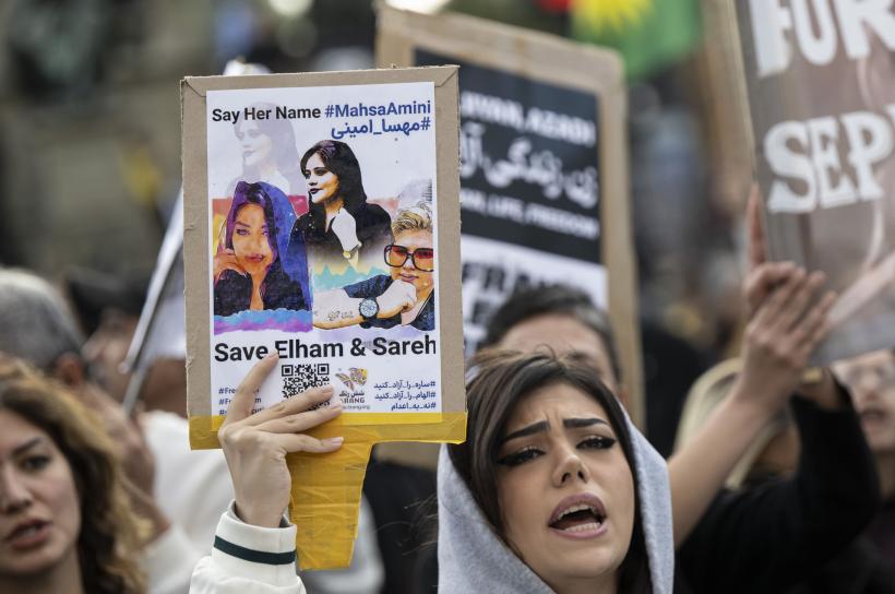 Cel puțin trei persoane, împușcate mortal în timpul protestelor din Iran 18802790