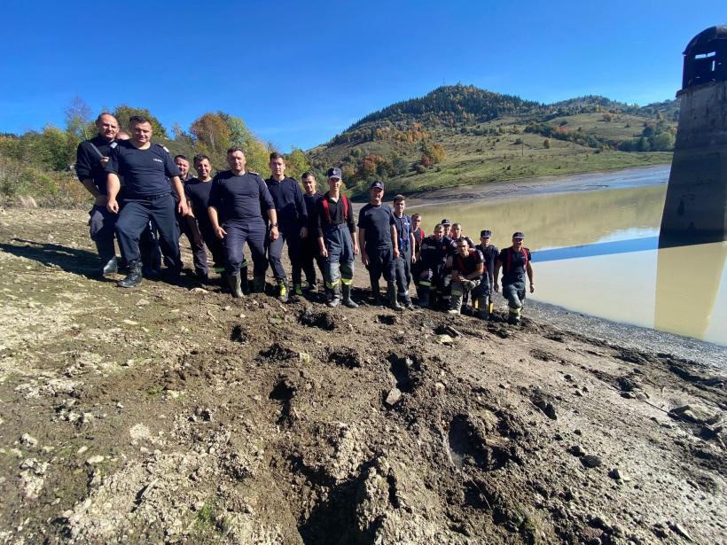 ISU Alba: Apa din Tăul Mare de la Roșia Montană a scăzut cu peste 5 metri. Localnicii s-au întors la casele lor