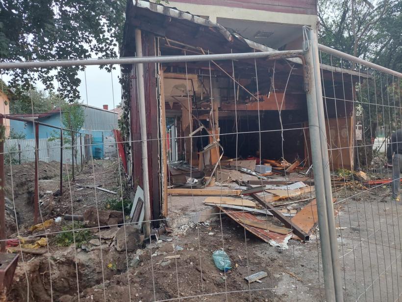 Sute de bucureșteni, cu buldozerele în poartă, în pragul disperării: Cronologia unei demolări-dezastru! 18803372