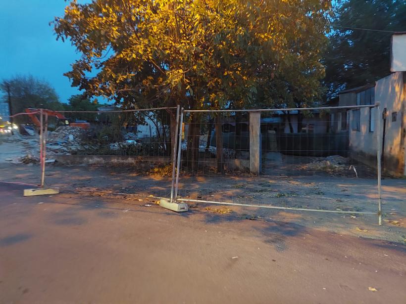 Sute de bucureșteni, cu buldozerele în poartă, în pragul disperării: Cronologia unei demolări-dezastru! 18803373