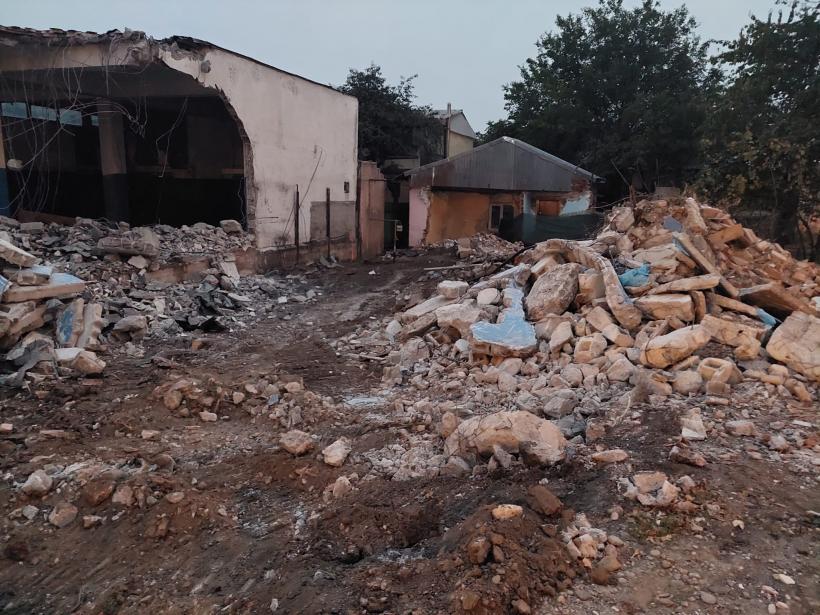 Sute de bucureșteni, cu buldozerele în poartă, în pragul disperării: Cronologia unei demolări-dezastru! 18803374