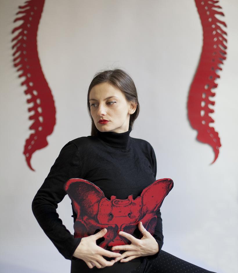 Shaving the Caterpillar. O incursiune senzuală în imaginarul nebuniei 18803527