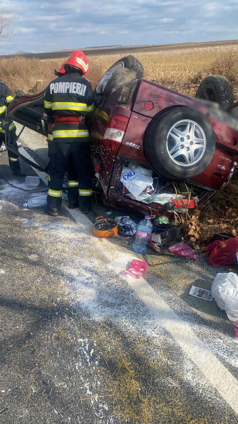 Accident grav pe DN 22 A, în județul Tulcea. O șoferiță a murit după ce s-a răsturnat cu autoturismul 18803725