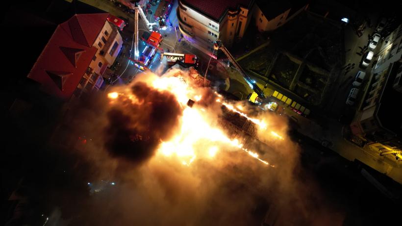 Arde Arhiepiscopia Tomisului din Constanța! 18803888