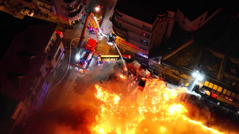 Arde Arhiepiscopia Tomisului din Constanța! 18803892