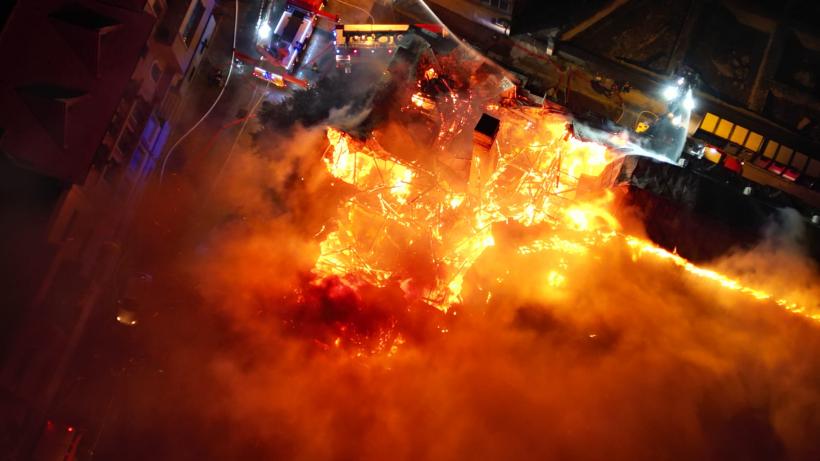 Arde Arhiepiscopia Tomisului din Constanța! 18803893