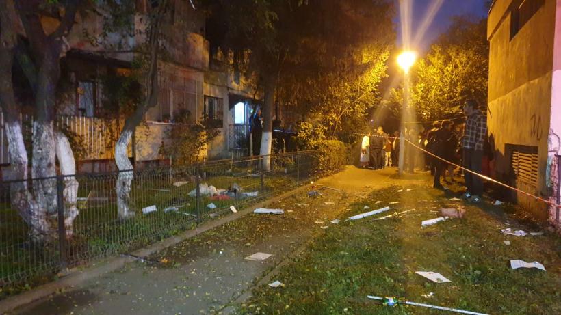 O explozie a avut loc într-un bloc din București, 140 de oameni au fost evacuați