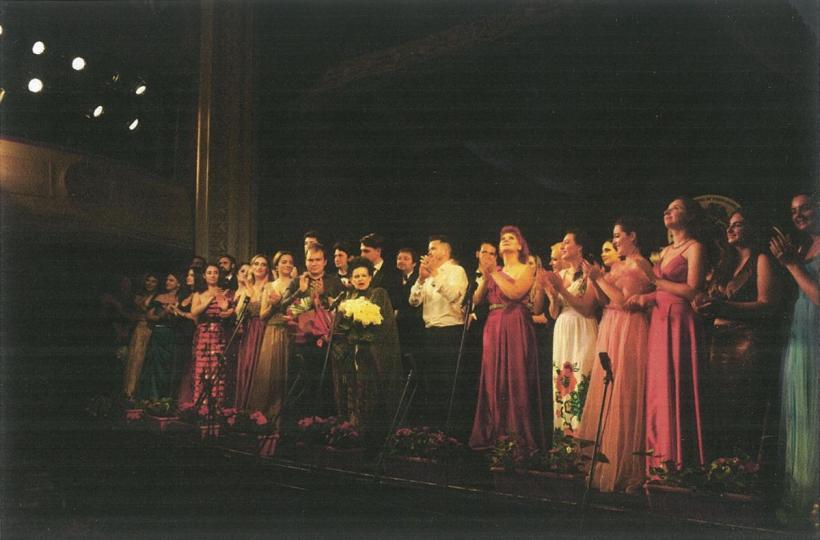 Academia Română anunță cu mare tristețe trecerea fulgerătoare la cele veșnice a unei mari voci a timpului nostru. Soprana MARIANA NICOLESCO de pe scenele lumii în România 18804185