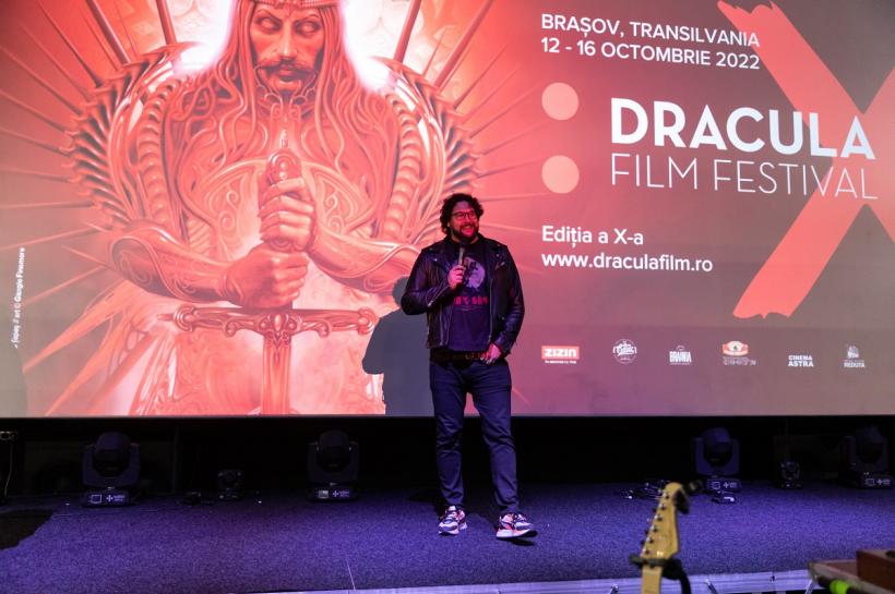 Cea de-a X-a ediție a Dracula Film Festival și-a ales câștigătorii. Filmele din competiție se mai pot vedea online până pe 23 octombrie 18804329