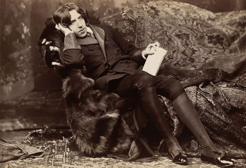 Oscar Wilde, un veritabil dandy întors pe dos