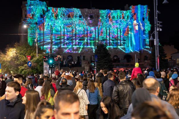 Spotlight #6 la final: Peste 60.000 de persoane au sărbătorit împreună Festivalul de artă vizuală de la București 18804403