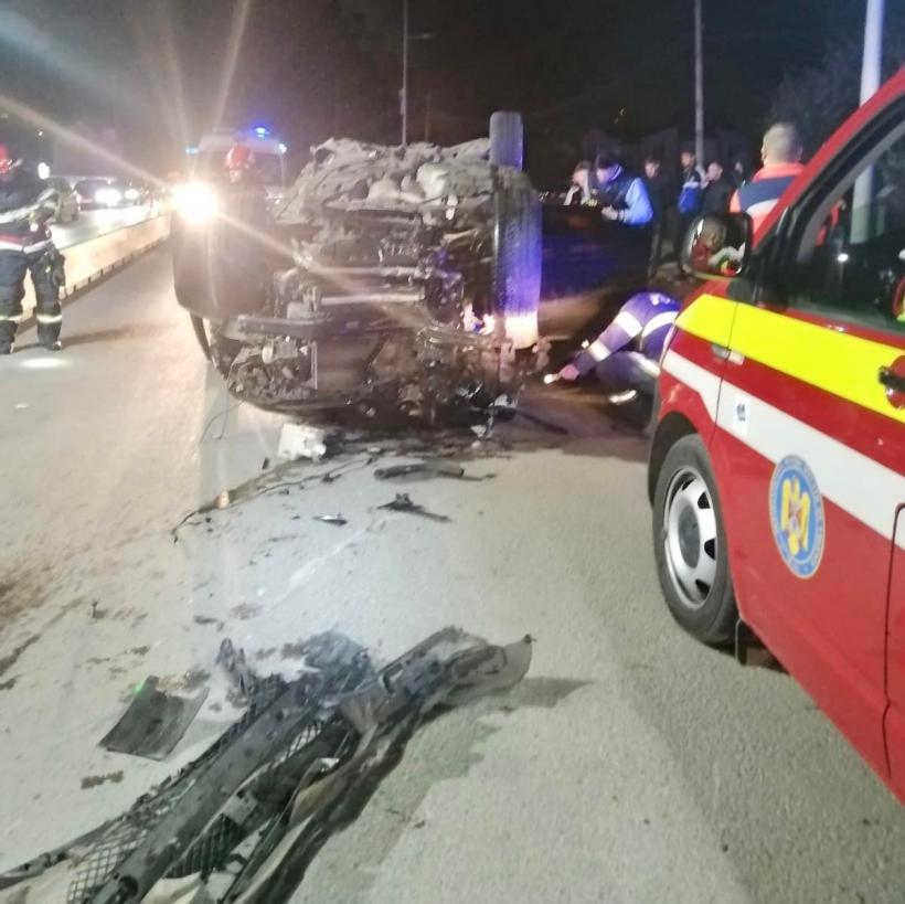 Doi ucraineni s-au răsturnat cu mașina  la intrare în Năvodari 18804645