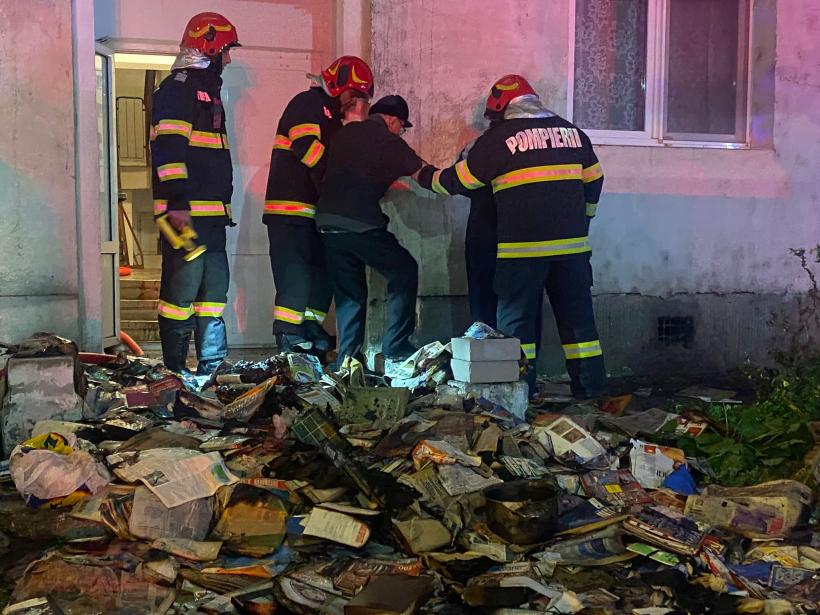 Incendiu la un apartament din Năvodari! 14 persoane au fost evacuate, iar un bătrân a ajuns la spital