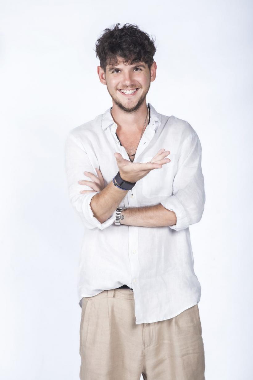 Cuza de la Noaptea Târziu a renunţat la barbă după şase ani, pentru Te cunosc de undeva!  „În special pentru Ilona, îmi dau barba jos!” 18804679