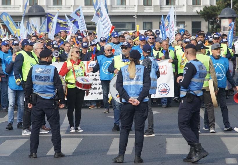Update „Marșul Anti-Sărăcire”: caravanele Cartel Alfa au ajuns la București 18804737