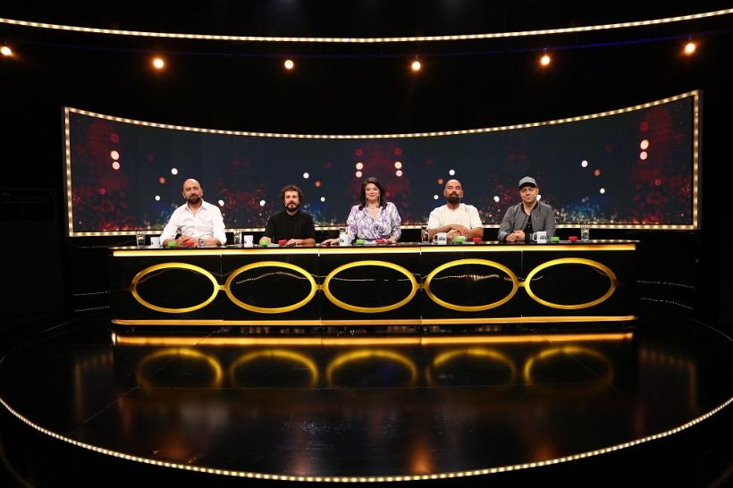 Jurații Stand-Up Revolution, impresionați de momentele a doi concurenți care nu au mai făcut niciodată glume în public. Teo: „Este incredibil că e prima oară când faci asta“ 18804949